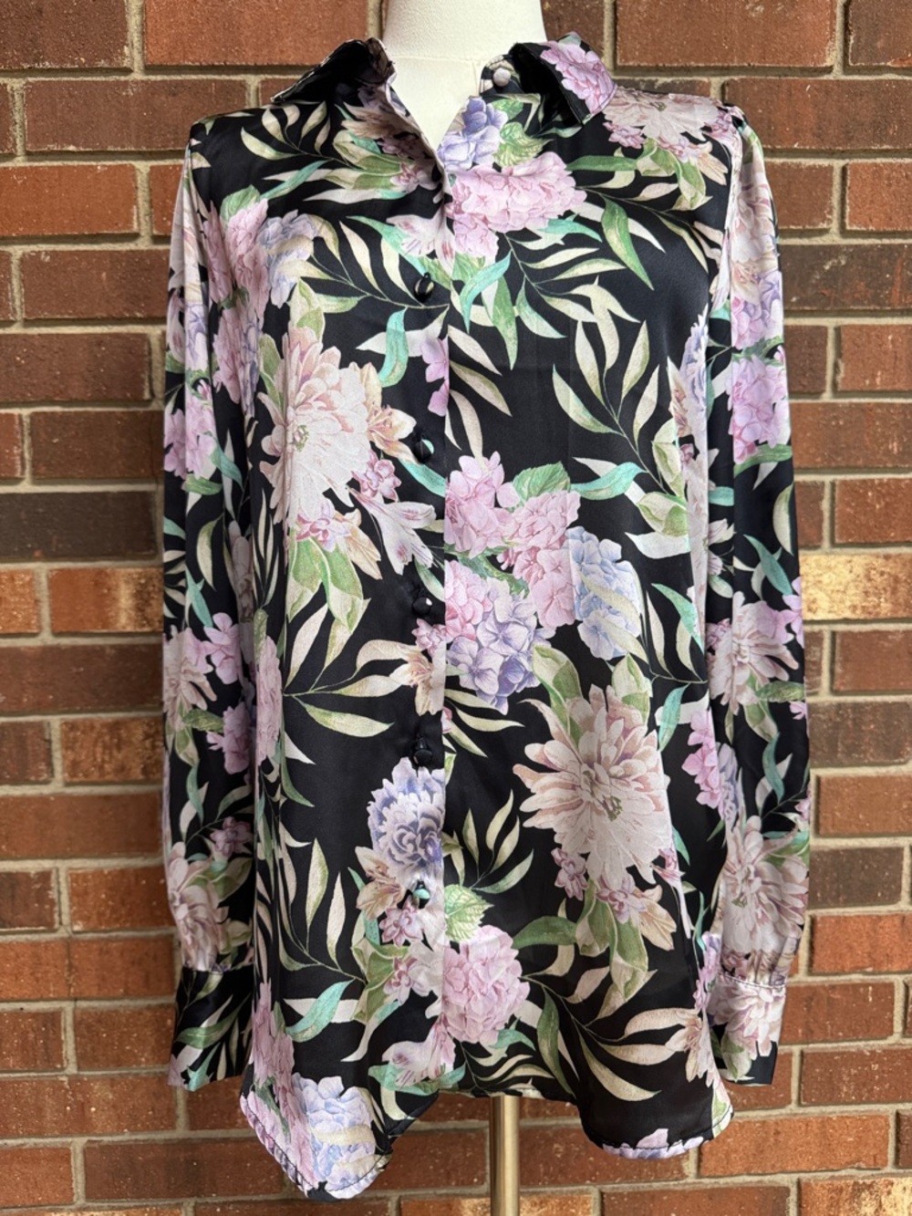Haver & Blair Black Button-up Blouse With Lilac and Green Floral Print Size M